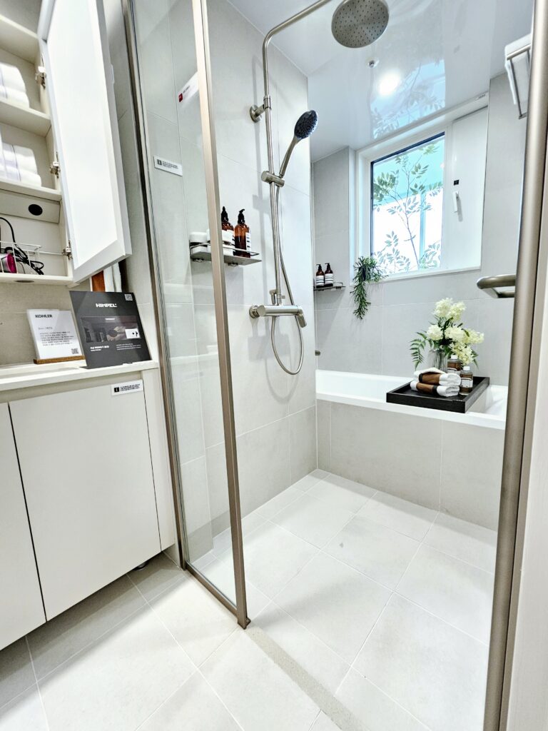 영통역자이 프라시엘 부부욕실1