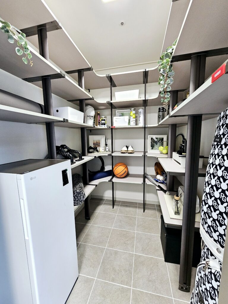 영통역자이 프라시엘 현관창고